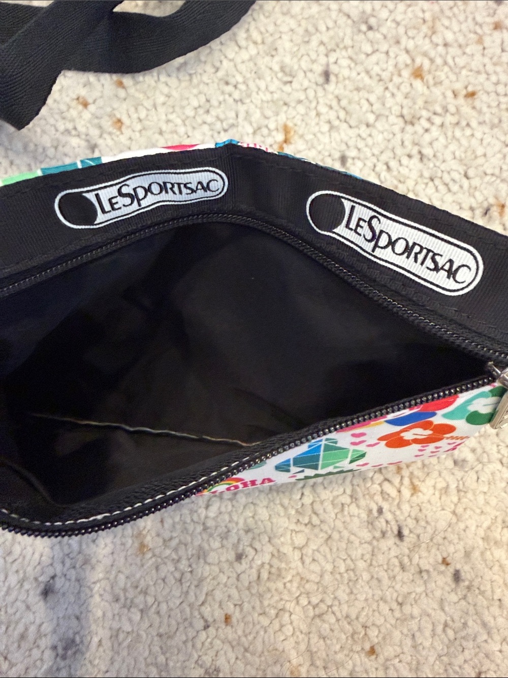Lesportsac limited edition Hawaii bag with matching pouch - Picture 13 of 13